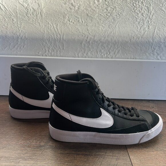 Hightop Nike Blazers- Black with White Size 7 - Picture 5 of 5
